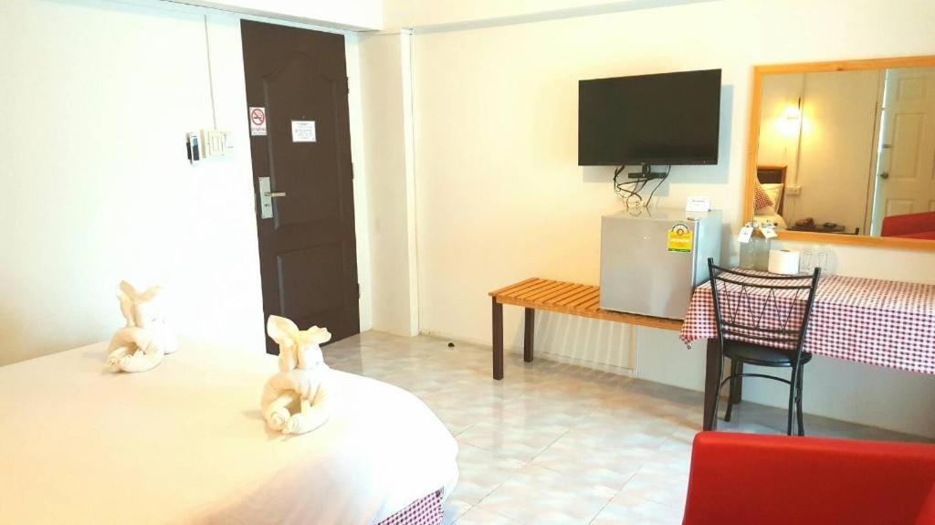 Hotel De Ratt Phuket Patong 외부 사진