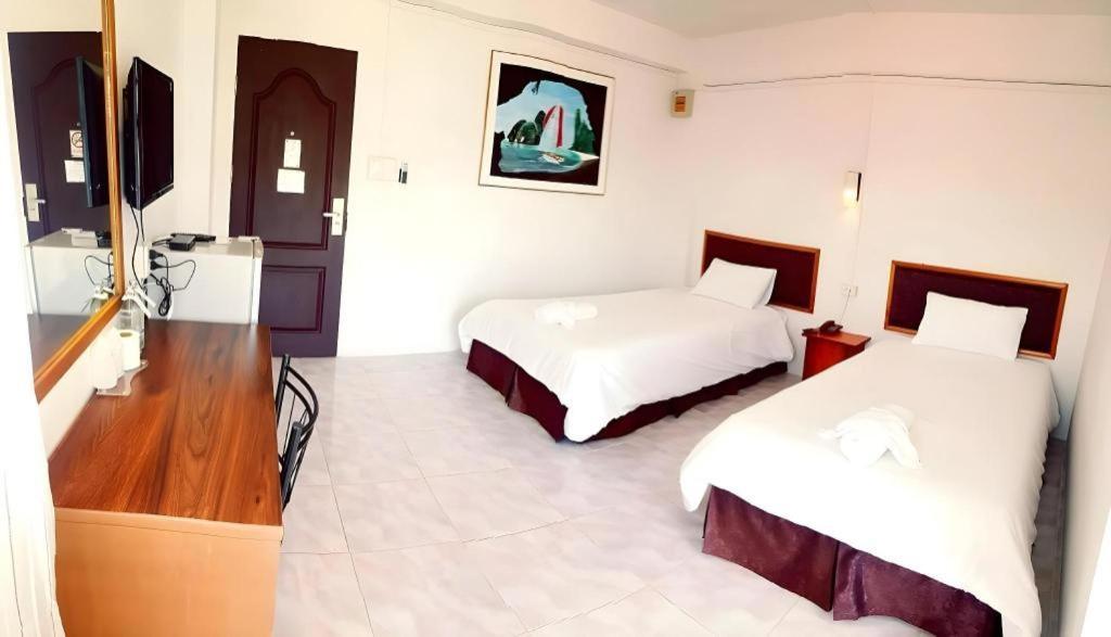 Hotel De Ratt Phuket Patong 외부 사진