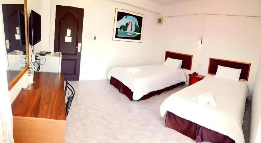 Hotel De Ratt Phuket Patong 외부 사진